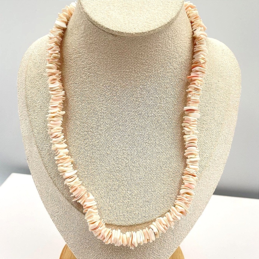 Vintage Pink Heishe Shell Necklace Natural Sea Shell Chip Bead Barrel Clasp Y2K